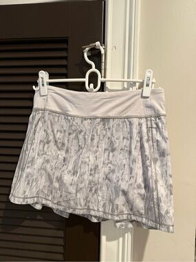 lululemon athletica White and Light Gray Printed Active Skirt